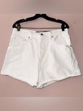 Levi’s Silver Tab White Denim Mom Shorts Size 31